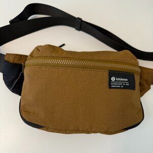 Lululemon Clean Lines Belt Bag 2L - Burnt Caramel